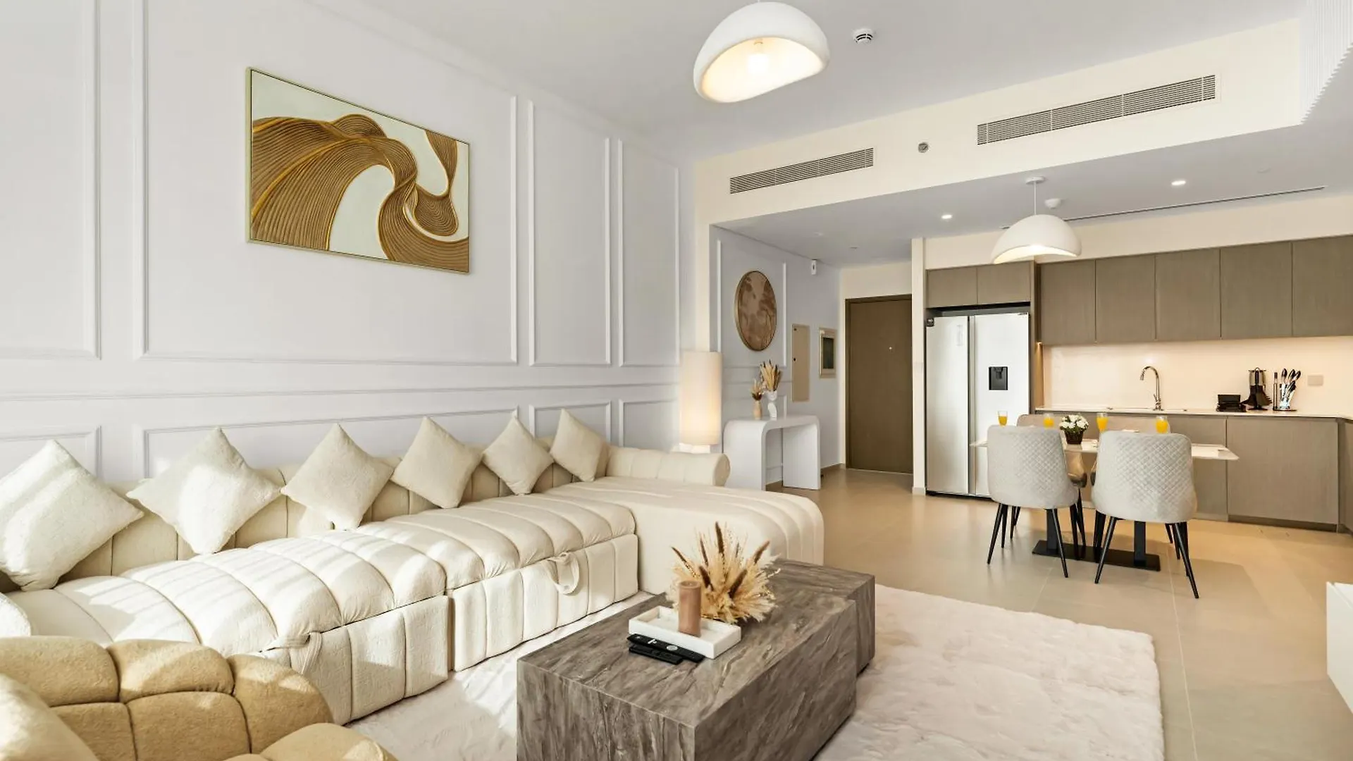 Grande Signature 2 Bedroom Apartments I Persian Gulf Views I Free Parking, Gym, Pool, Wi-Fi & Ps5 I By Skyline Serenity Dubai