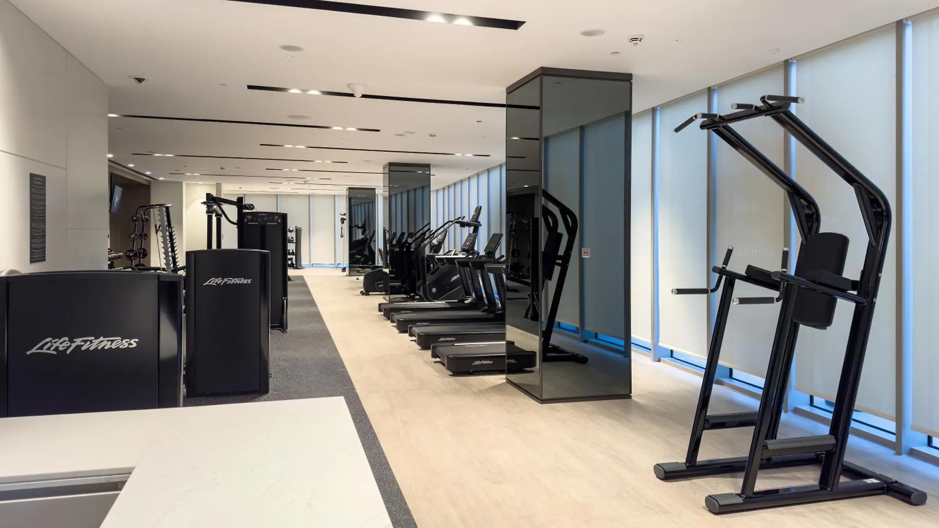 Grande Signature 2 Bedroom Apartments I Persian Gulf Views I Free Parking, Gym, Pool, Wi-Fi & Ps5 I By Skyline Serenity Dubaj